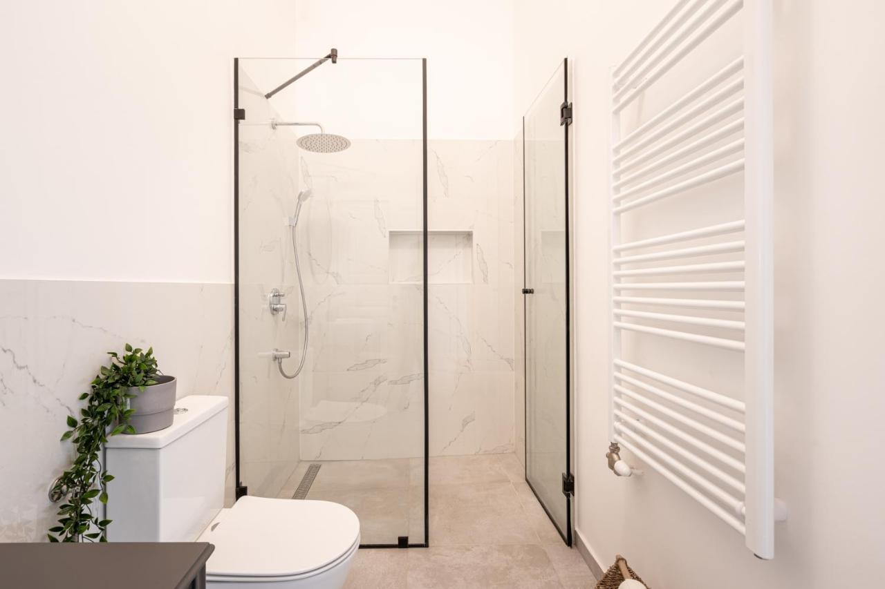 Atmos Glare Apartment Budapest